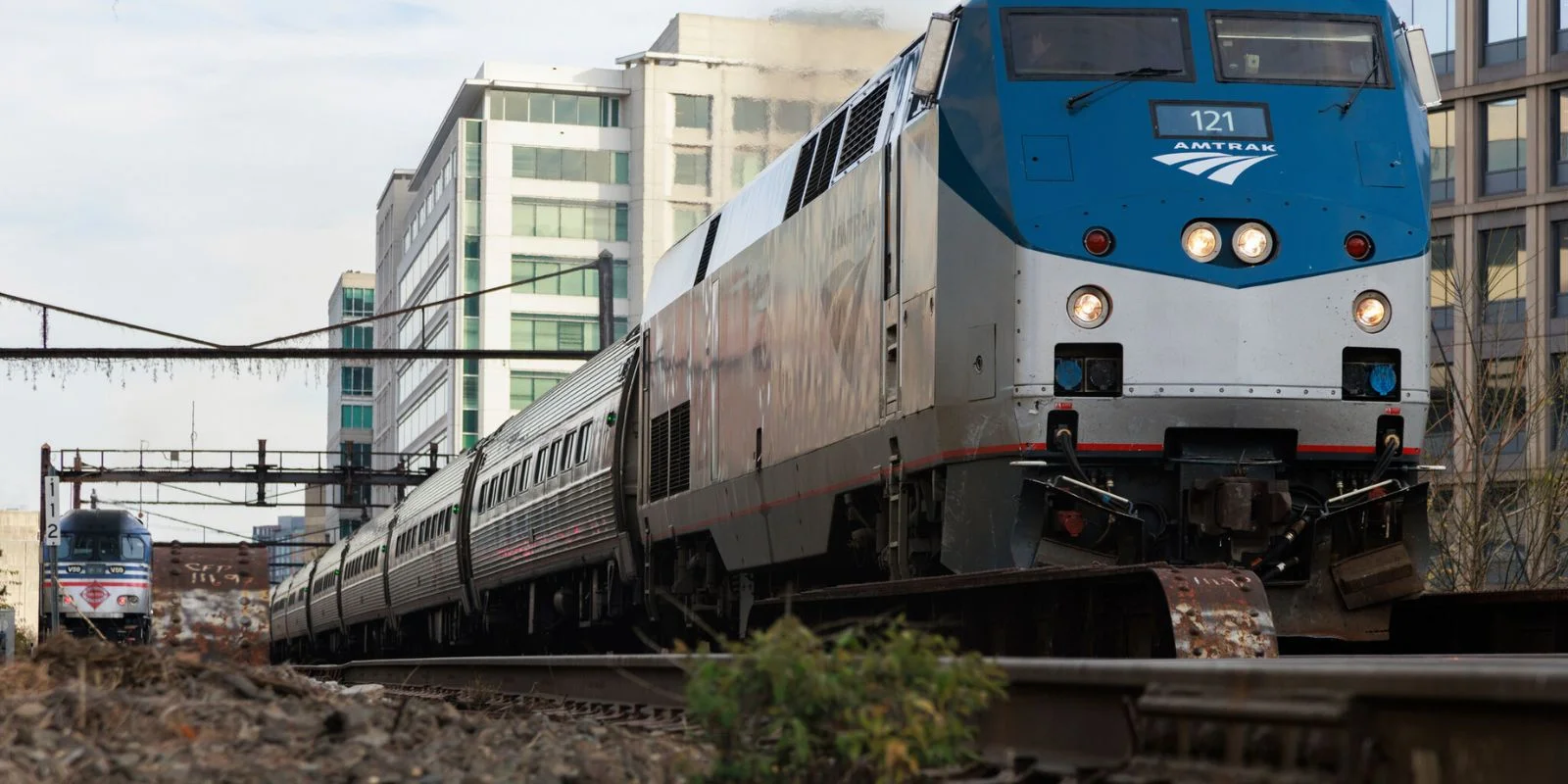 Almont Amtrak Station​, Routes & Schedule