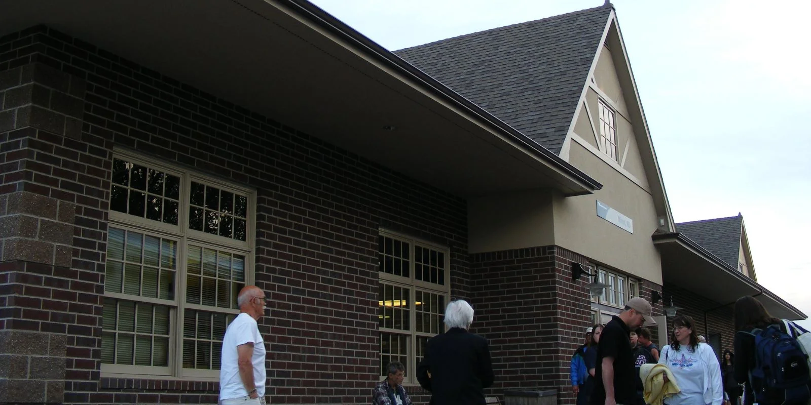 Parking at Minot Amtrak Station – MOT