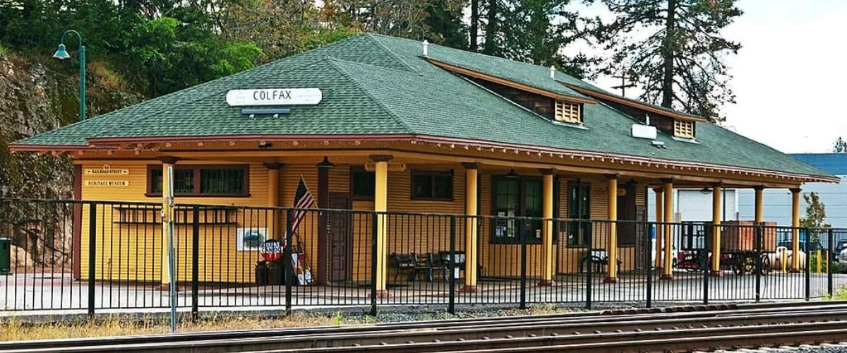 Colfax Amtrak Station​​, Routes & Schedule