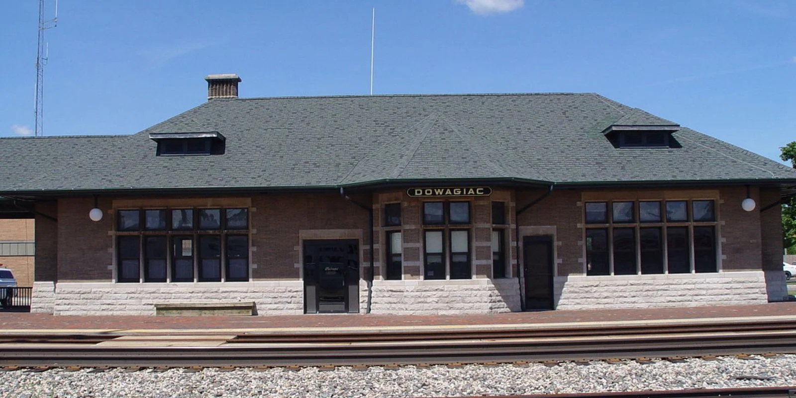 Dowagiac Amtrak Station​​, Routes & Schedule