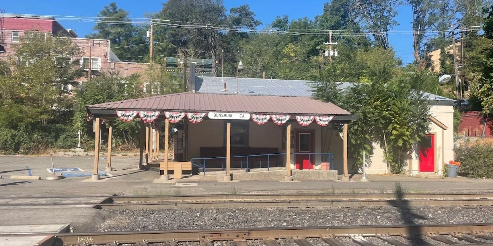Dunsmuir Amtrak Station​​, Routes & Schedule