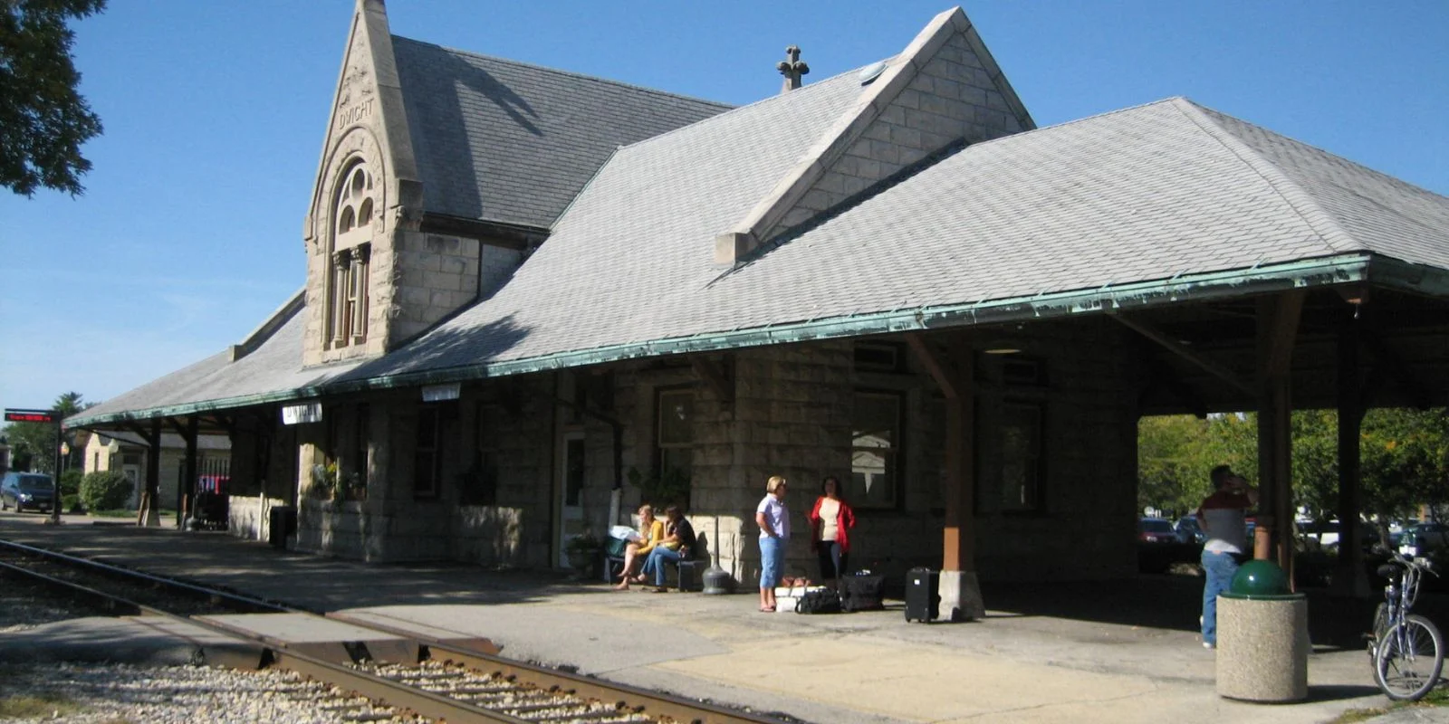 Dwight Amtrak Station​​, Routes & Schedule