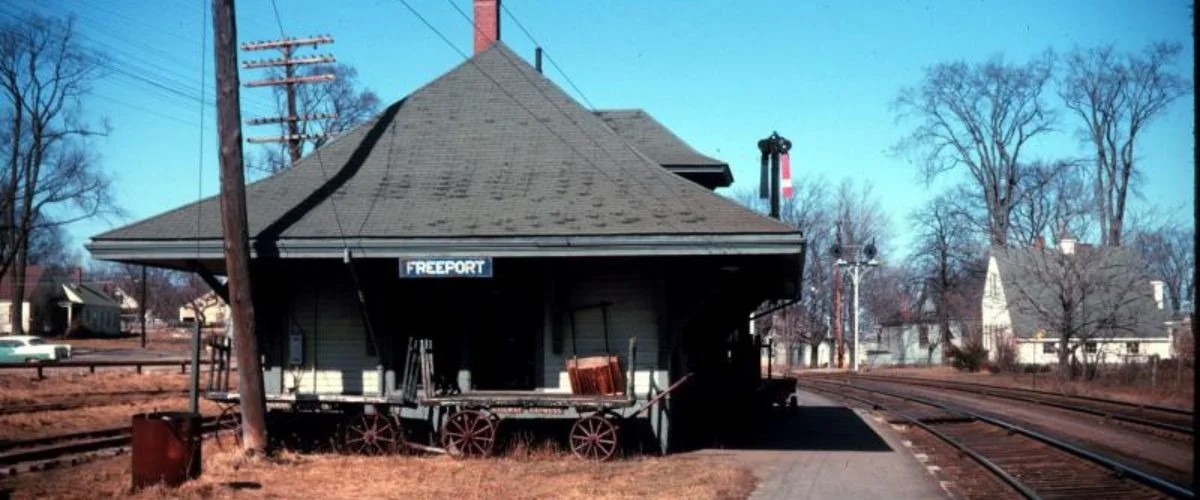 Parking at Freeport Amtrak Station – FRE