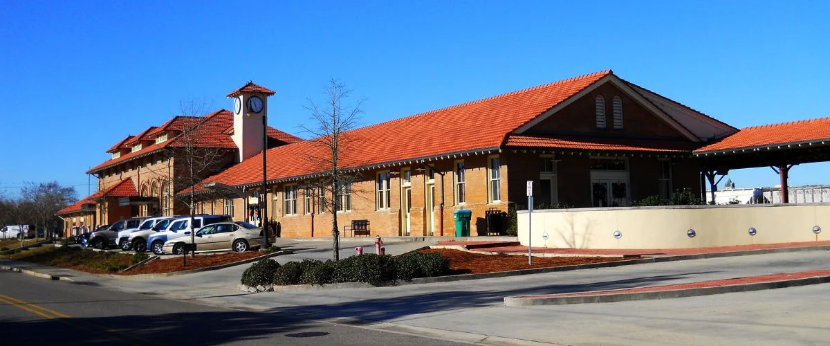 Hattiesburg Amtrak Station, Routes & Schedule