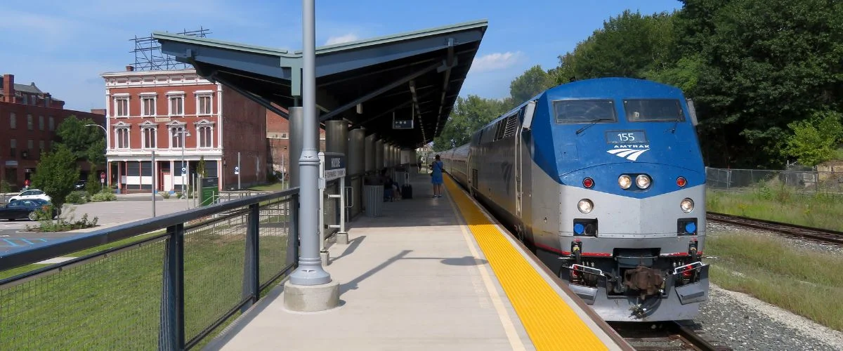 Holyoke Amtrak Station, Routes & Schedule