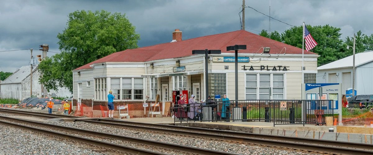 La Plata Amtrak Station, Routes & Schedule