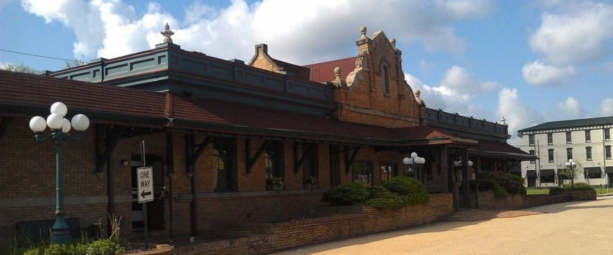 Latrobe Amtrak Station, Routes & Schedule