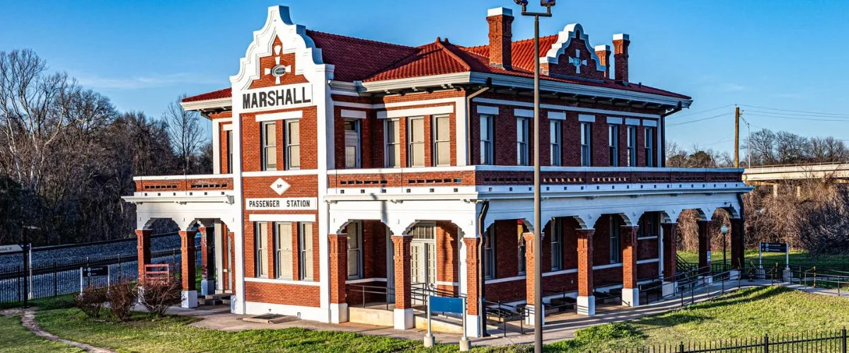 Marshall Amtrak Station, Routes & Schedule