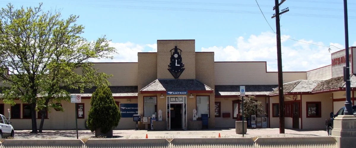 Amtrak Station Near Colorado City Municipal Airport (AZC)