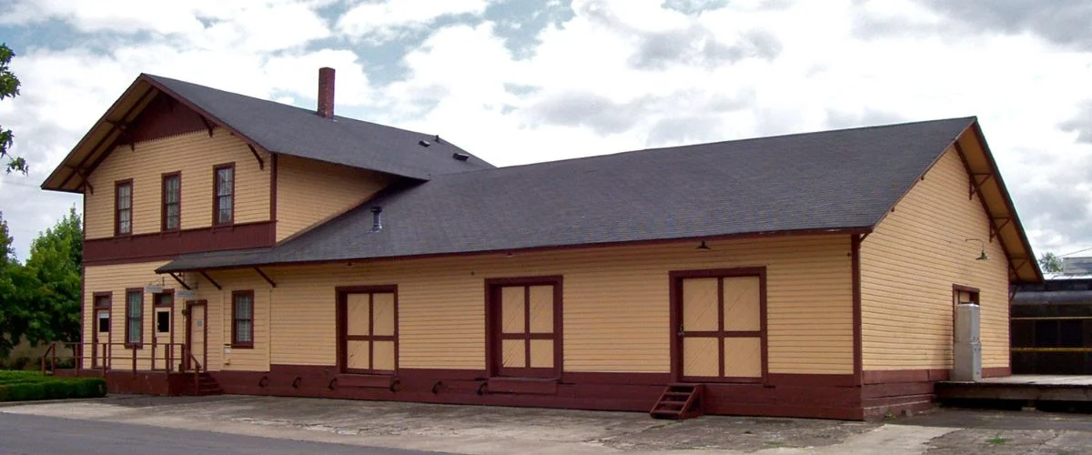Amtrak Station Near Corvallis Municipal Airport (CVO)