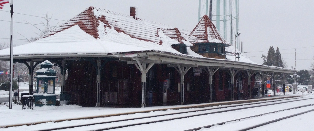 Amtrak Station Near Deering Airport (DRG)