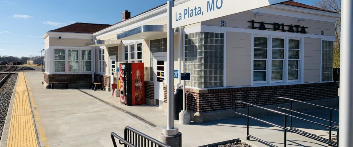 Amtrak Station Near Kirksville Regional Airport (IRK)