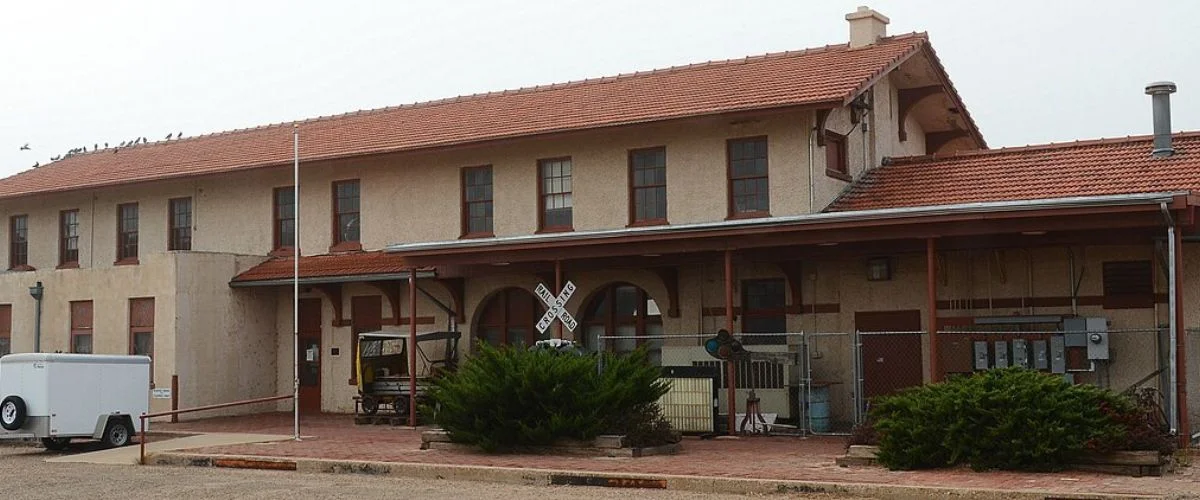 Amtrak Station Near Lea County Regional Airport (HOB)