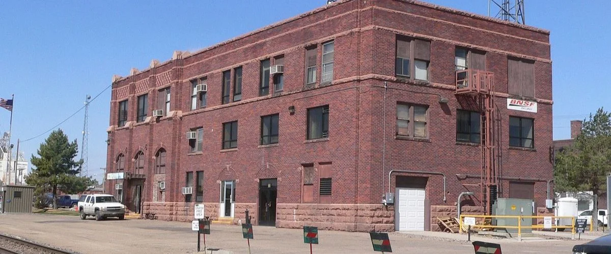 Amtrak Station Near McCook Ben Nelson Regional Airport (MCK)