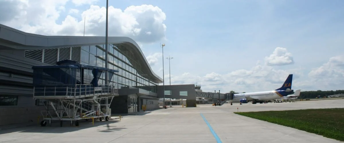 Amtrak Station Near Niagara Falls International Airport (IAG)