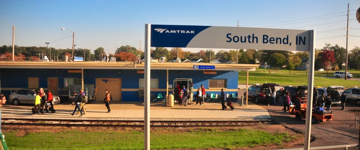 Amtrak Station Near Roberts Field (RDM)