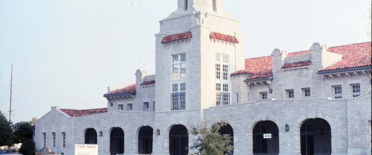 Amtrak Station near Tulsa International Airport (TUL)