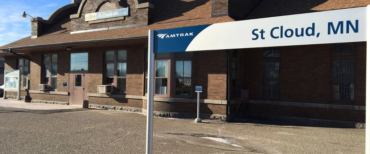 Amtrak Station Near Willmar Municipal Airport (BDH)