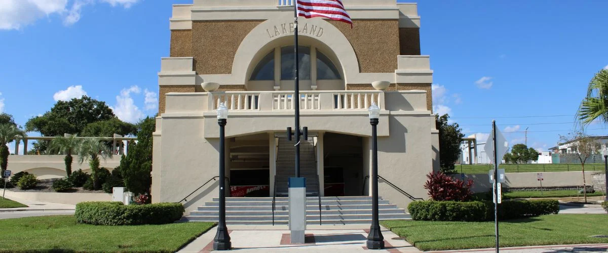 Amtrak Station near Bartow Executive Airport (BOW)