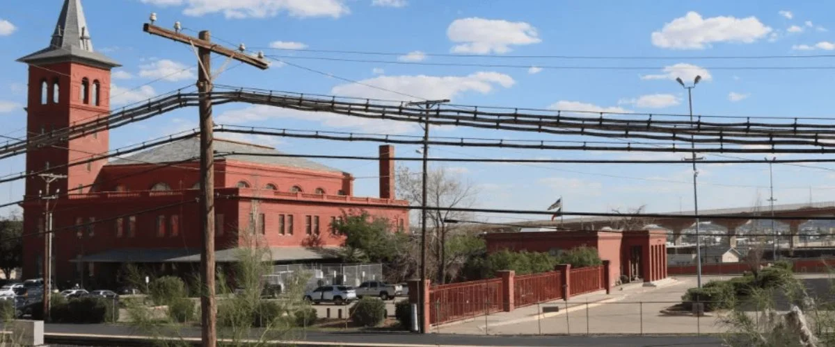 Amtrak Station near Doña Ana County International Jetport (DNA)