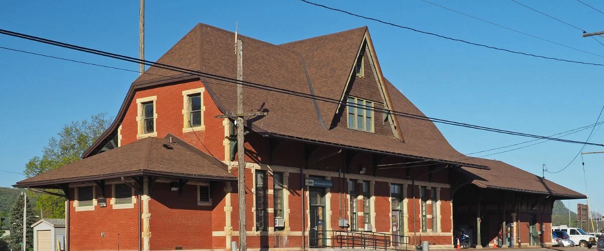Amtrak Station near Fillmore County Airport (FKA)