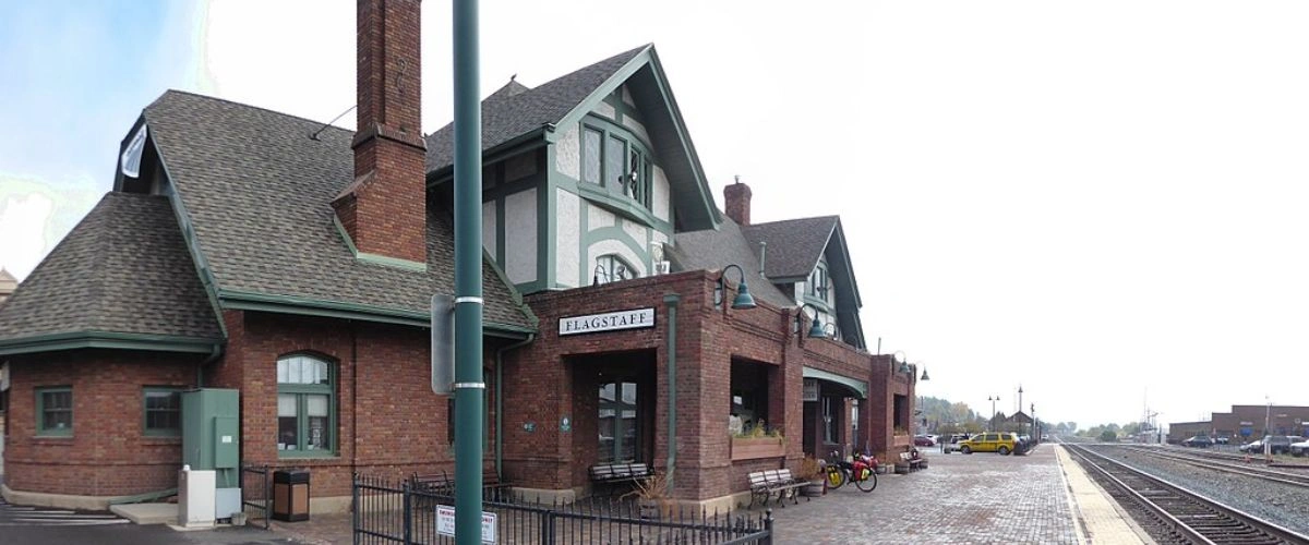Amtrak Station near Flagstaff Pulliam Airport (FLG)