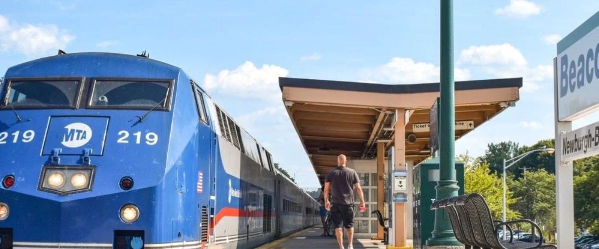 Amtrak Station near Freeman Municipal Airport (SER)
