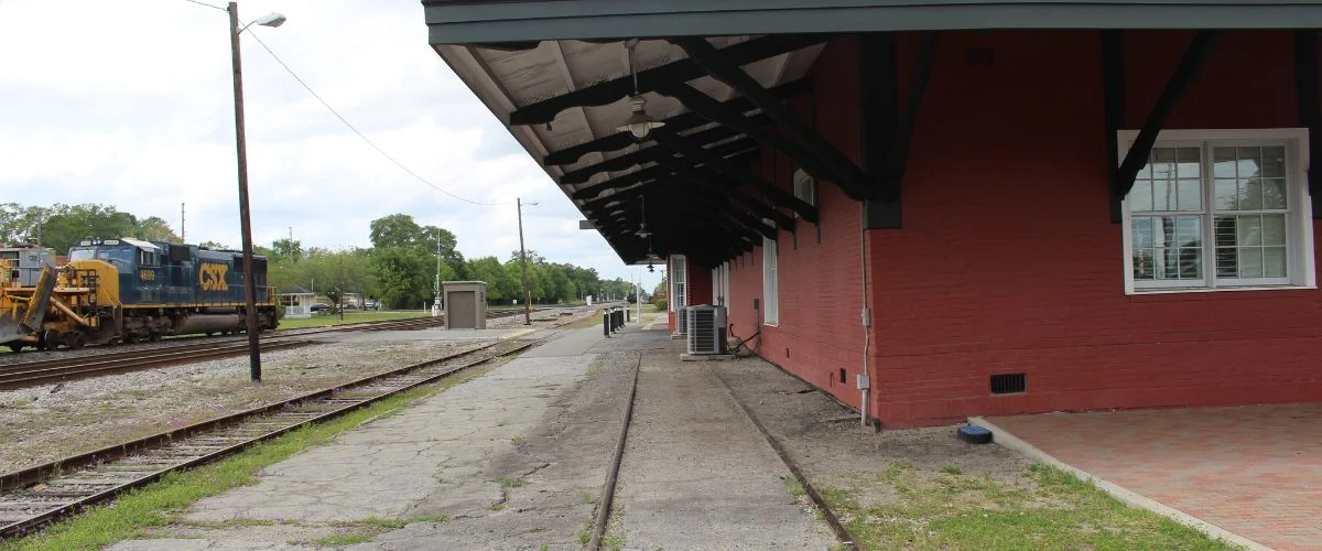 Amtrak Station near Homerville Airport (HOE)