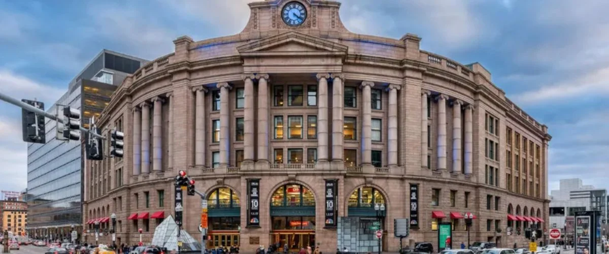 Amtrak Station near Boston South Station (HUL)