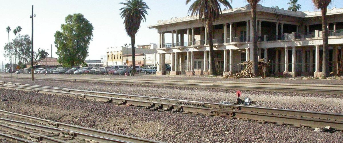 Amtrak Station near Laughlin/Bullhead International Airport (IFP)