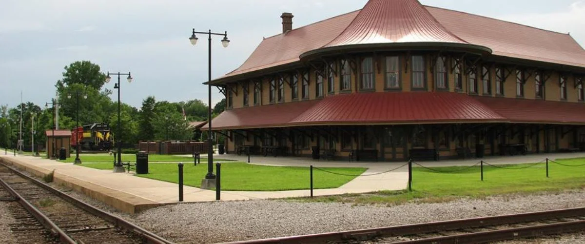 Amtrak Station Near Laurinburg-Maxton Airport (MEB)