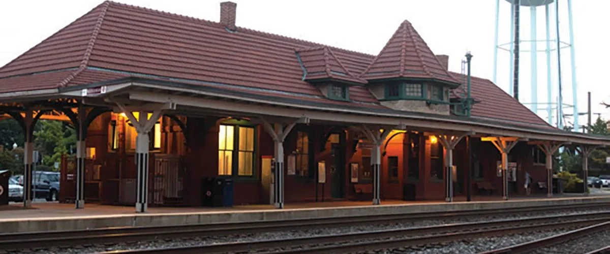 Amtrak Station near Leesburg International Airport (LEE)