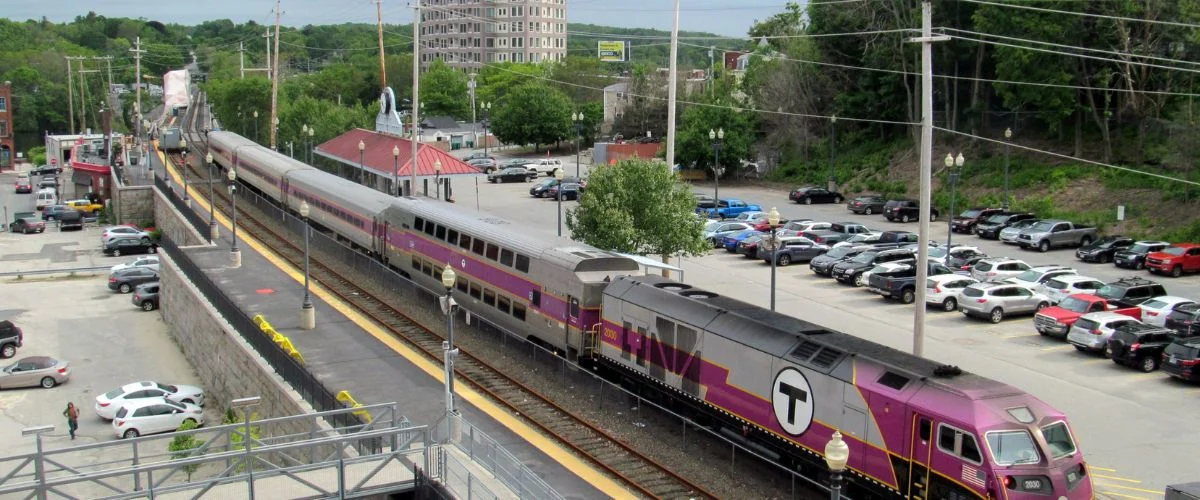 Amtrak Station near Manchester–Boston Regional Airport  (MHT)