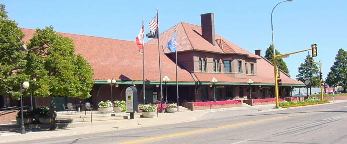 Amtrak Station near Moorhead Municipal Airport (JKJ)
