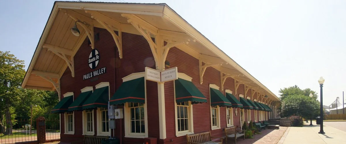 Amtrak Station near Ponca City Regional Airport (PNC)