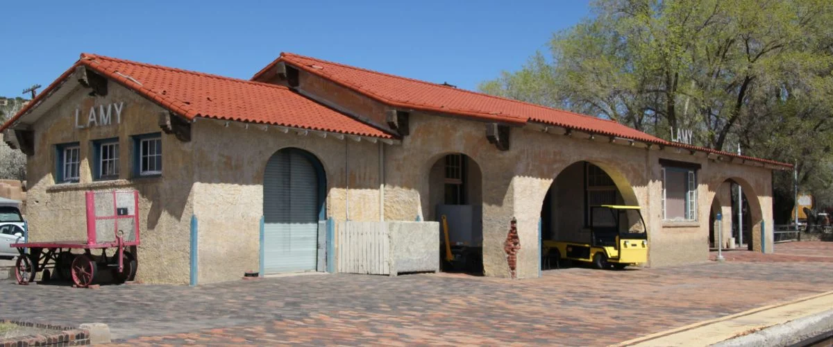 Amtrak Station near Taos Regional Airport (SKX)