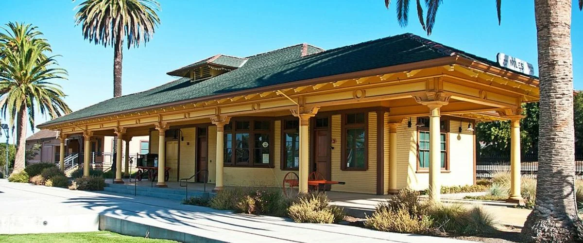 Amtrak Station near Three Rivers Municipal Dr. Haines Airport (HAI)