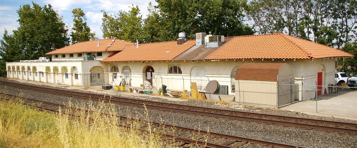Amtrak Station near Yuba County Airport (MYV)