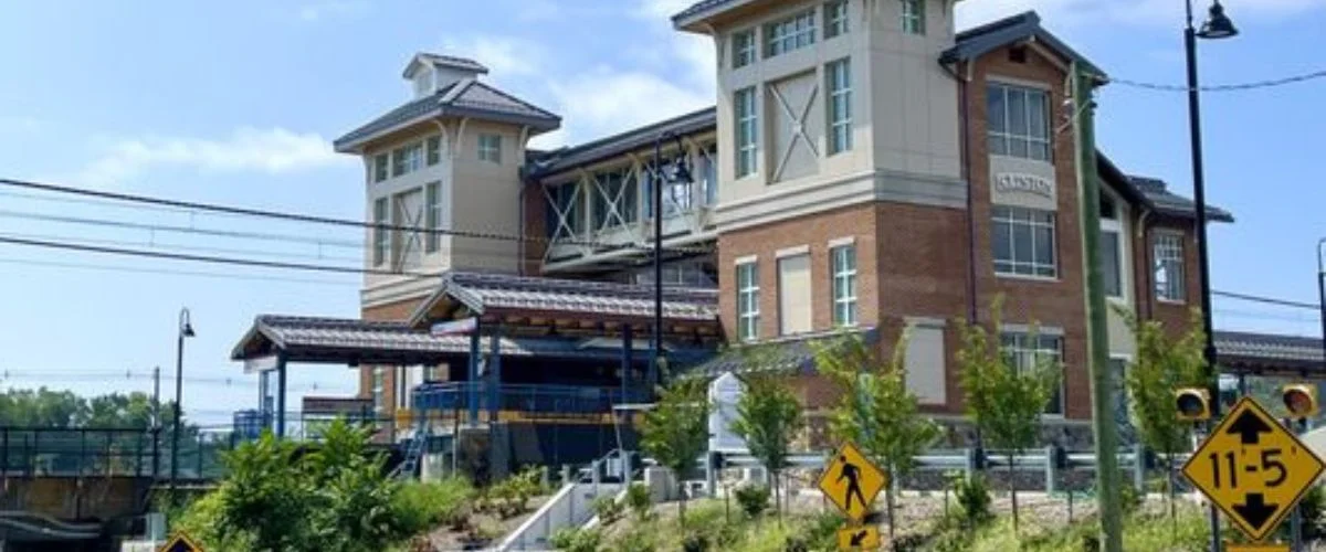 Clinton Amtrak Station, Routes & Schedule