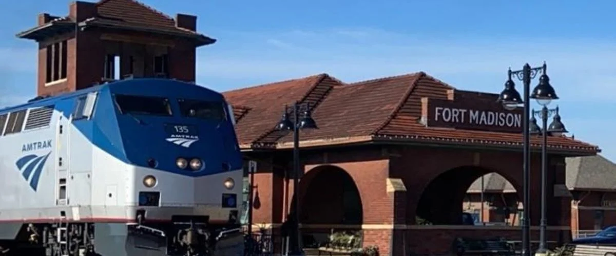 Amtrak Station Near Keokuk Municipal Airport (EOK)