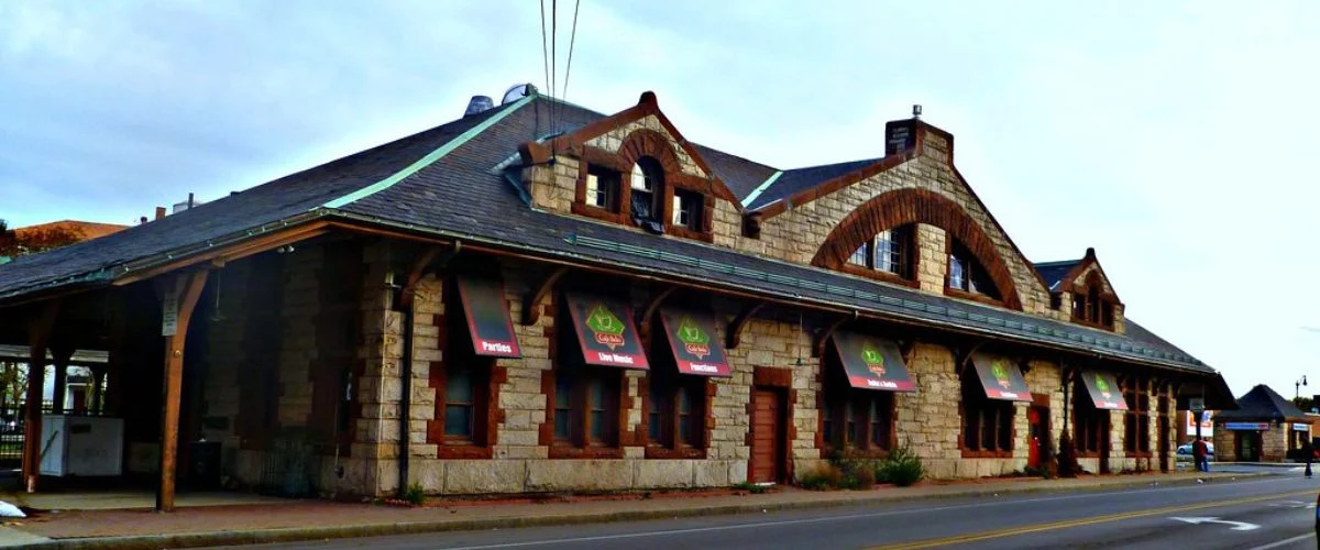 Amtrak Station Near Minute Man Air Field (MMN)