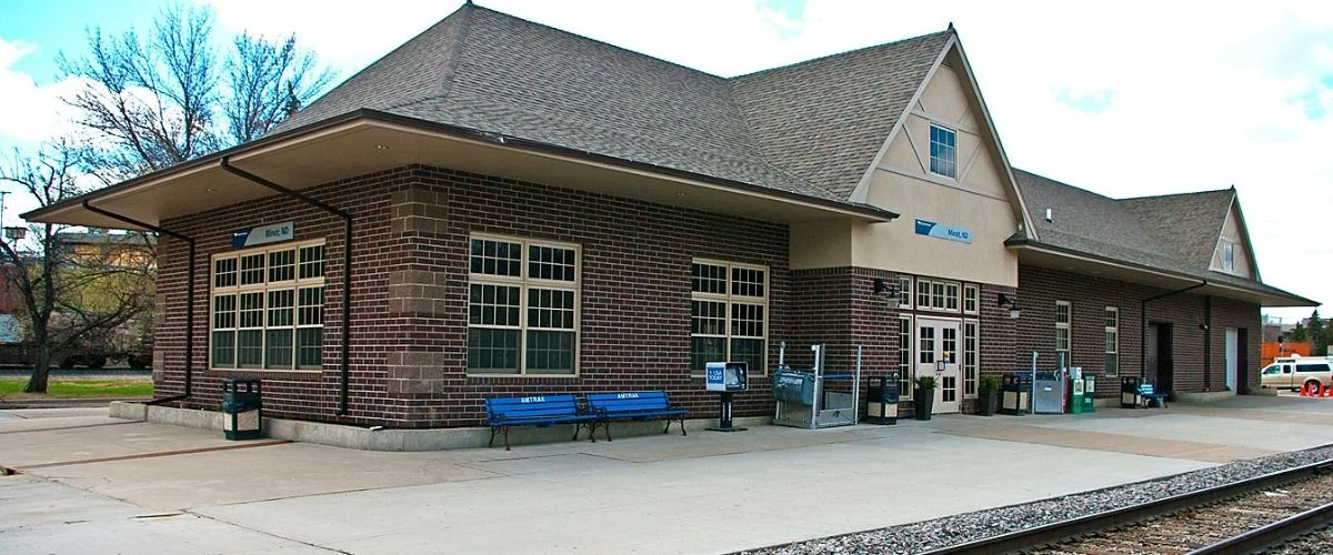 Minot Amtrak Station, Routes & Schedule
