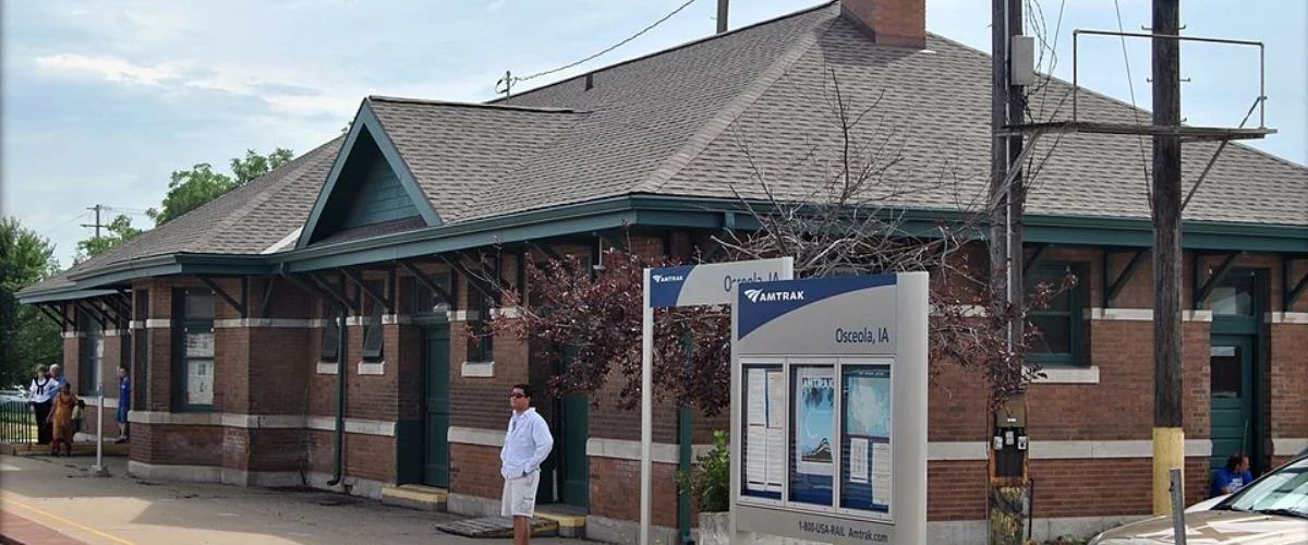 Amtrak Station Near Sibley Municipal Airport (ISB)
