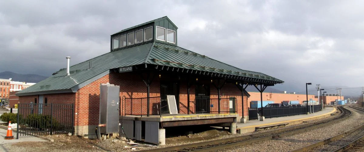 Amtrak Station Near Rutland–Southern Vermont Regional Airport (RUT)