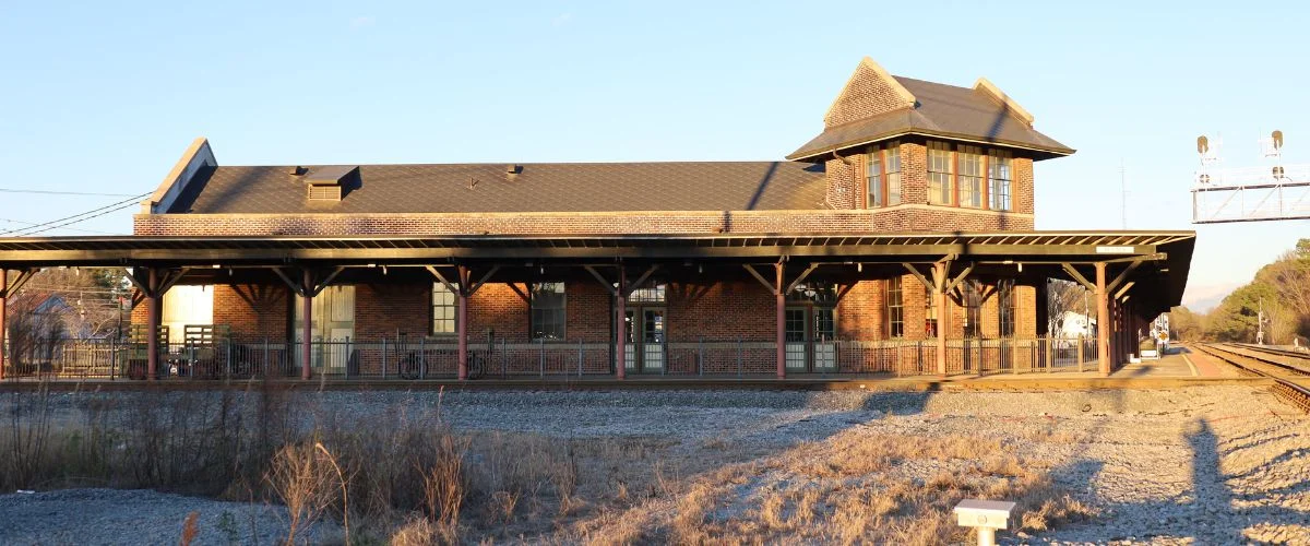 Selma-Smithfield Amtrak Station, Routes & Schedule