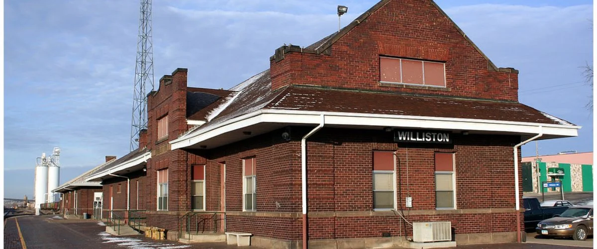 Williston Amtrak Station, Route & Schedule
