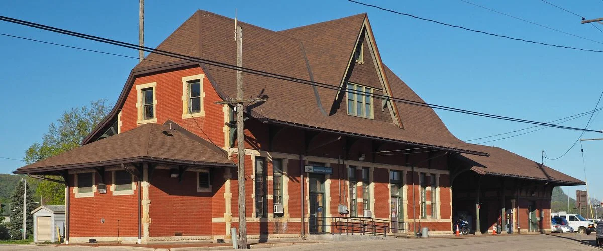Winona Amtrak Station, Route & Schedule