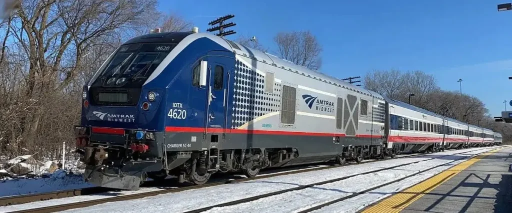 Services & Amenities available from Amtrak St. Louis to Chicago