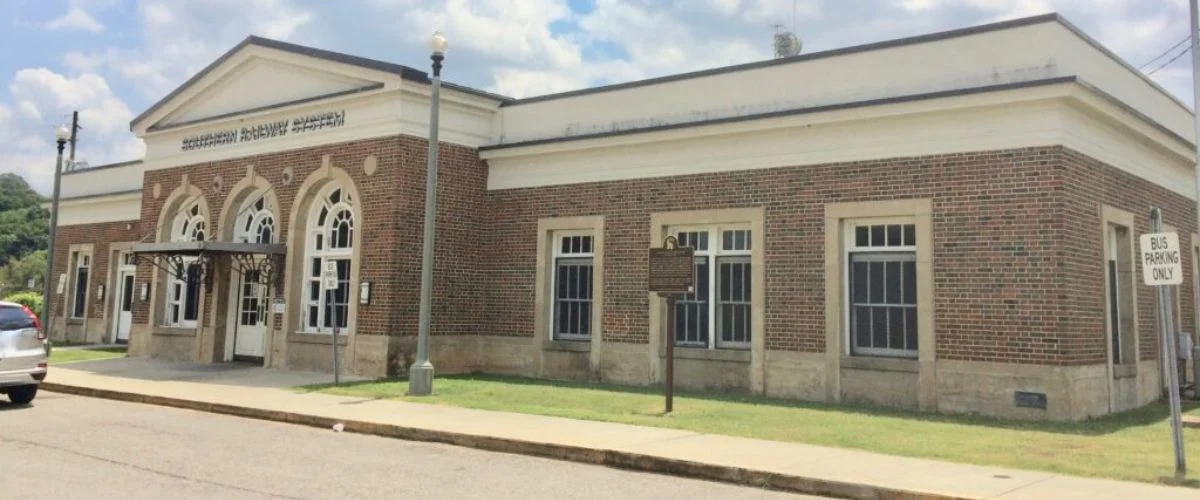 Amtrak Station Near Centre–Piedmont–Cherokee County Regional Airport (PYP)