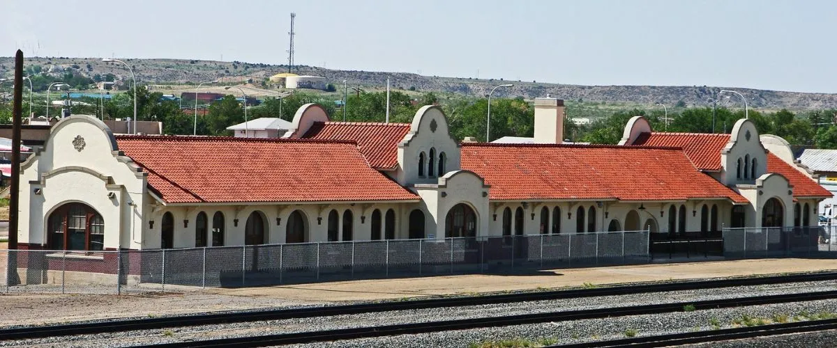 Amtrak Station Near Dalhart Municipal Airport (DHT)